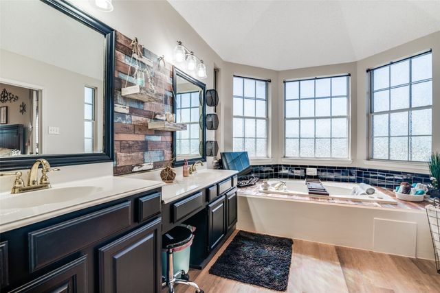 7517 Silverthorn Drive, Rowlett, TX 75089