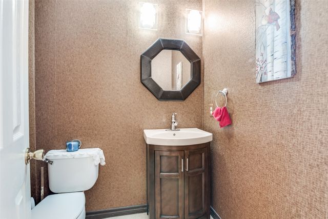 7517 Silverthorn Drive, Rowlett, TX 75089