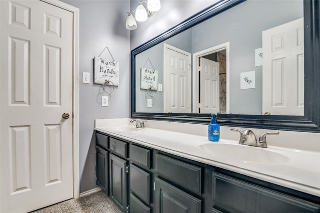 7517 Silverthorn Drive, Rowlett, TX 75089