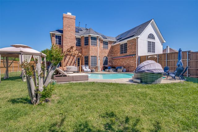 7517 Silverthorn Drive, Rowlett, TX 75089