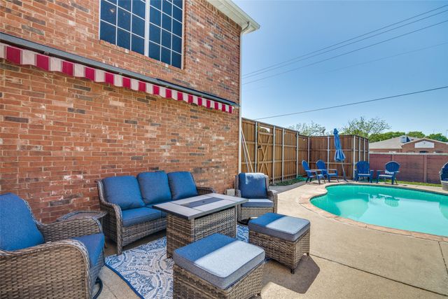 7517 Silverthorn Drive, Rowlett, TX 75089
