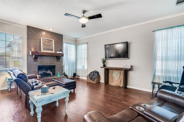 7517 Silverthorn Drive, Rowlett, TX 75089