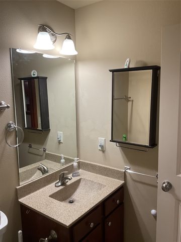 1021 W 16 Street S, Newton, IA 50208