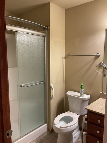 1021 W 16 Street S, Newton, IA 50208