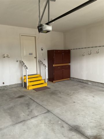 1021 W 16 Street S, Newton, IA 50208