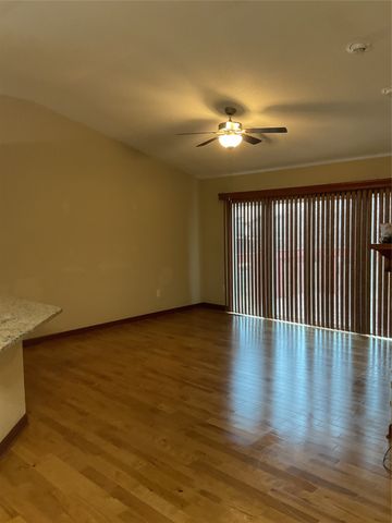 1021 W 16 Street S, Newton, IA 50208