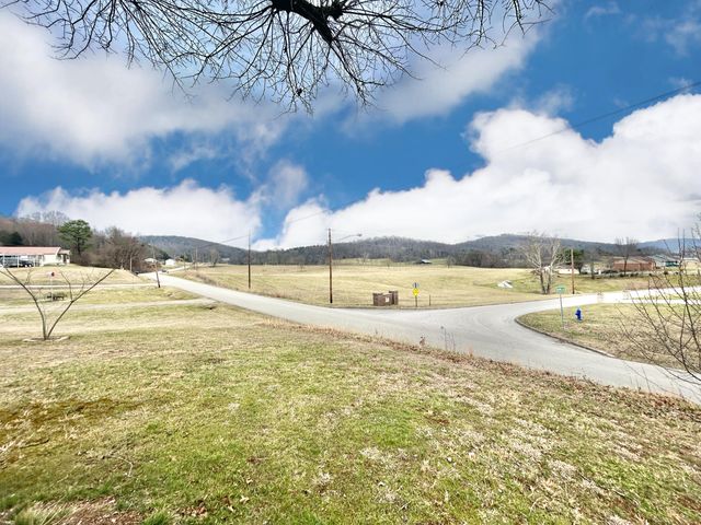 602 Govers Lane, Ferguson, KY 42533