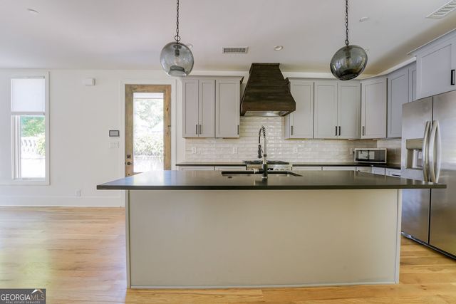 290 2nd Street, Fayetteville, GA 30214