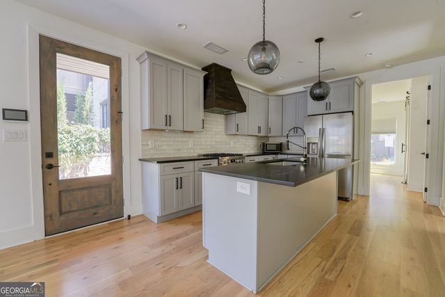 290 2nd Street, Fayetteville, GA 30214