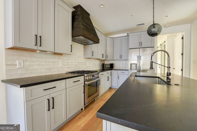 290 2nd Street, Fayetteville, GA 30214