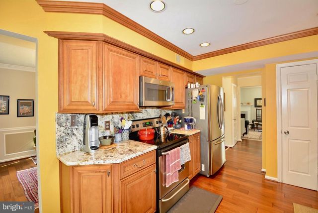 6153 SUMMER PARK LN, Alexandria, VA 22315