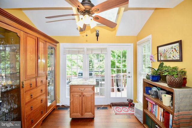 6153 SUMMER PARK LN, Alexandria, VA 22315