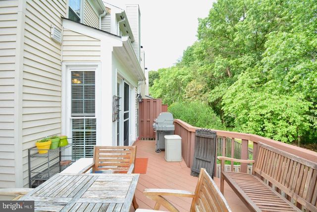 6153 SUMMER PARK LN, Alexandria, VA 22315