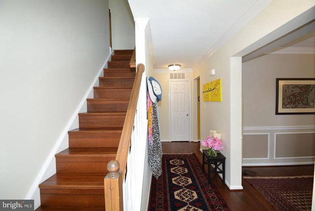 6153 SUMMER PARK LN, Alexandria, VA 22315