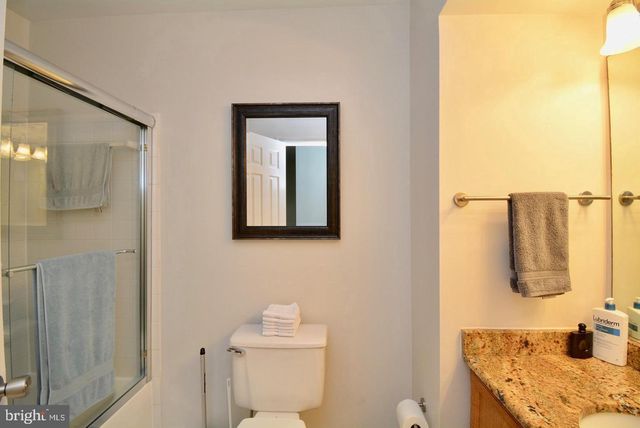 6153 SUMMER PARK LN, Alexandria, VA 22315