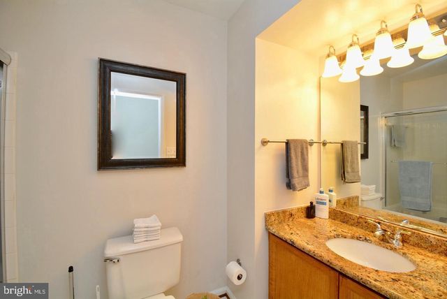 6153 SUMMER PARK LN, Alexandria, VA 22315