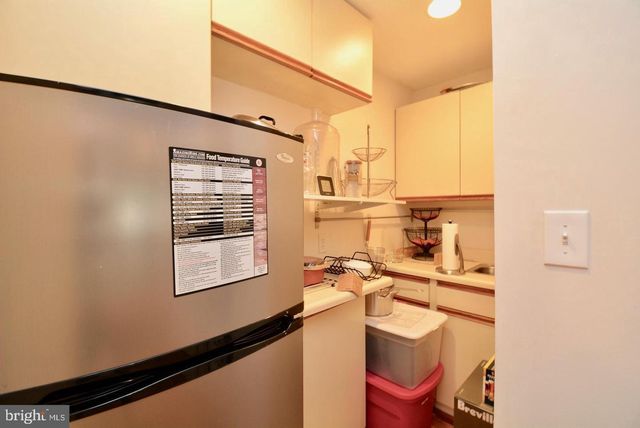 6153 SUMMER PARK LN, Alexandria, VA 22315