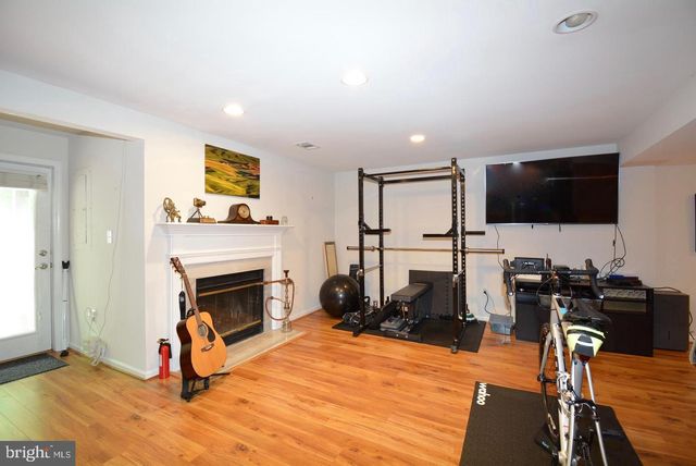 6153 SUMMER PARK LN, Alexandria, VA 22315