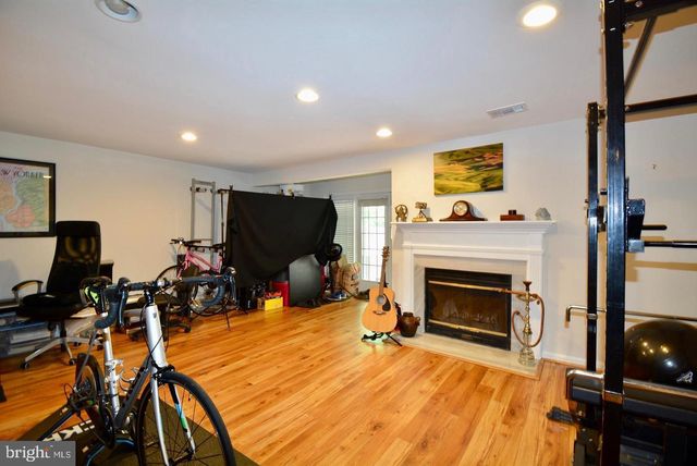 6153 SUMMER PARK LN, Alexandria, VA 22315