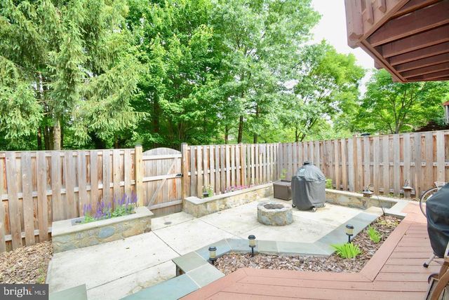 6153 SUMMER PARK LN, Alexandria, VA 22315