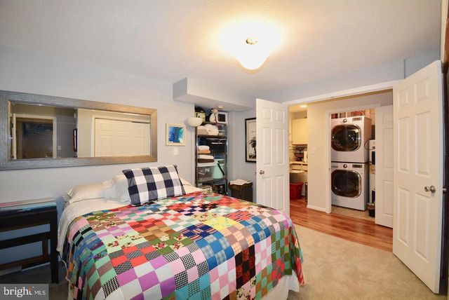 6153 SUMMER PARK LN, Alexandria, VA 22315
