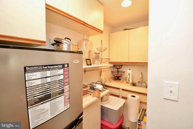 6153 SUMMER PARK LN, Alexandria, VA 22315