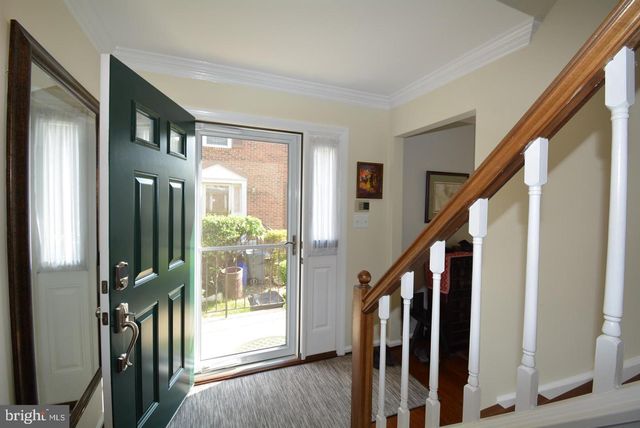6153 SUMMER PARK LN, Alexandria, VA 22315