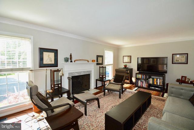 6153 SUMMER PARK LN, Alexandria, VA 22315