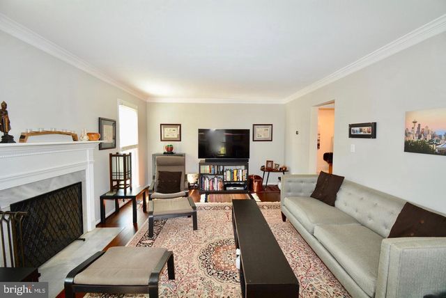 6153 SUMMER PARK LN, Alexandria, VA 22315