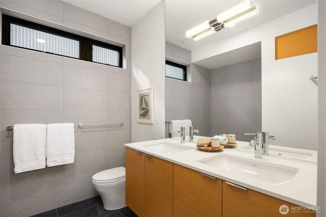 204 Shepard Way NW, Bainbridge Island, WA 98110