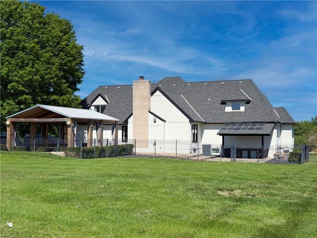 4210 NW Lake Drive, Lee's Summit, MO 64064