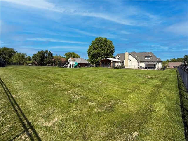 4210 NW Lake Drive, Lee's Summit, MO 64064