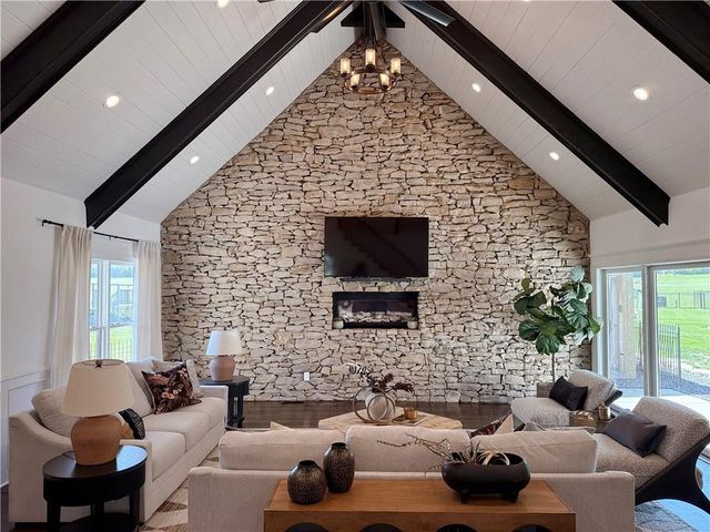 4210 NW Lake Drive, Lee's Summit, MO 64064