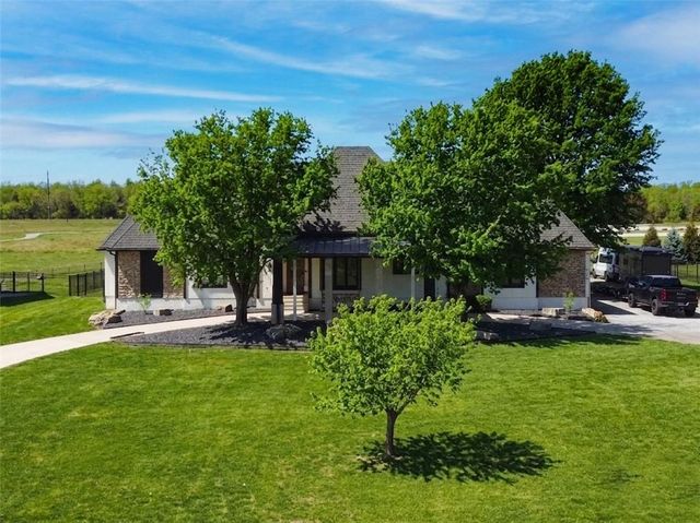 4210 NW Lake Drive, Lee's Summit, MO 64064
