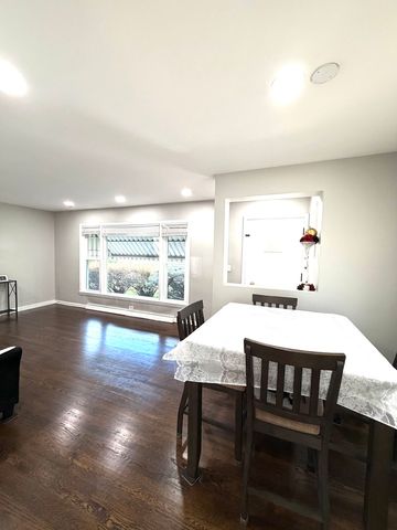 317 S Louis Street, Mount Prospect, IL 60056