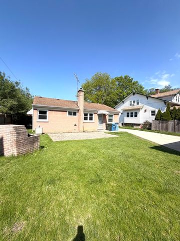 317 S Louis Street, Mount Prospect, IL 60056