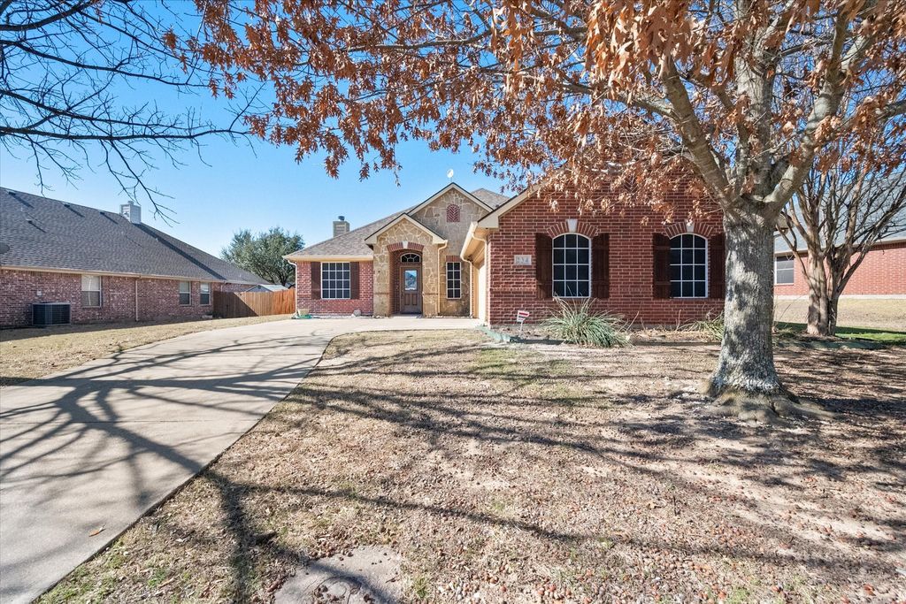 234-A Lawson Farms Drive, Midlothian, TX 76065