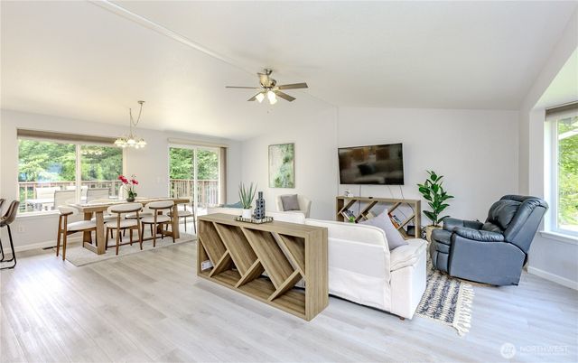 13617 SE 197th Place, Renton, WA 98058