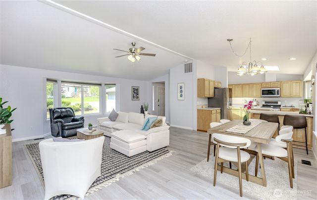 13617 SE 197th Place, Renton, WA 98058