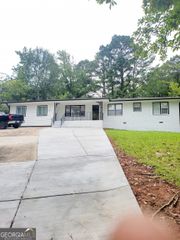 137 HILLCREST Drive, Austell, GA 30168
