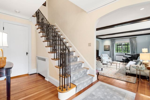 16 Alberta Rd, Brookline, MA 02467