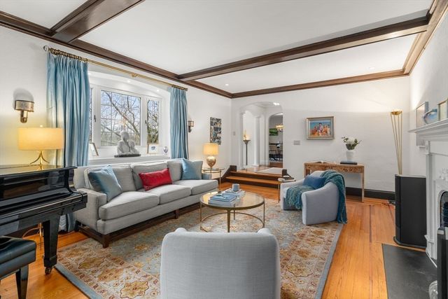 16 Alberta Rd, Brookline, MA 02467