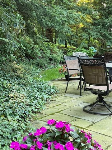 16 Alberta Rd, Brookline, MA 02467