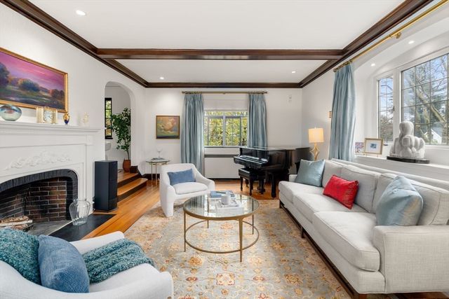 16 Alberta Rd, Brookline, MA 02467