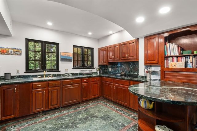 16 Alberta Rd, Brookline, MA 02467