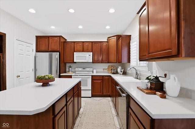 5245 Cheyenne Moon, Carmel, IN 46033