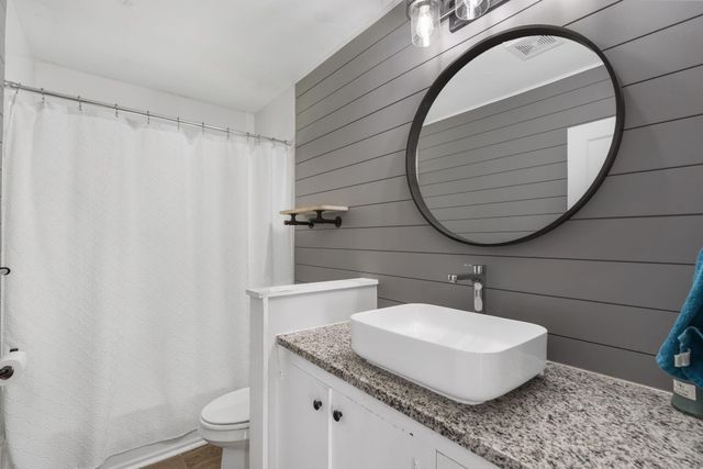 1547 S Kickapoo Avenue, Springfield, MO 65804