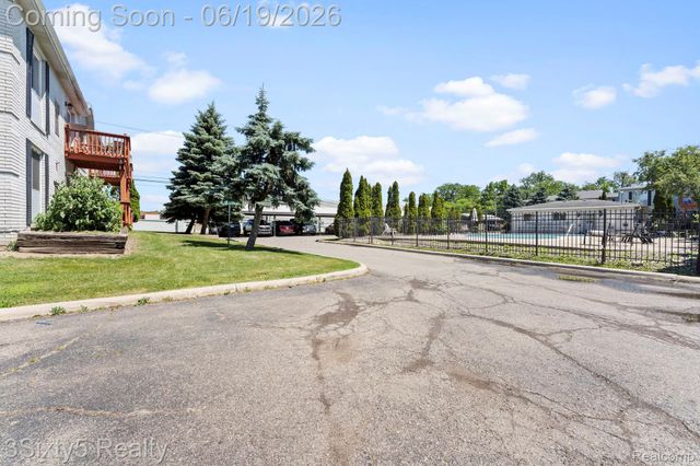 1756 Fort Street, Trenton, MI 48183