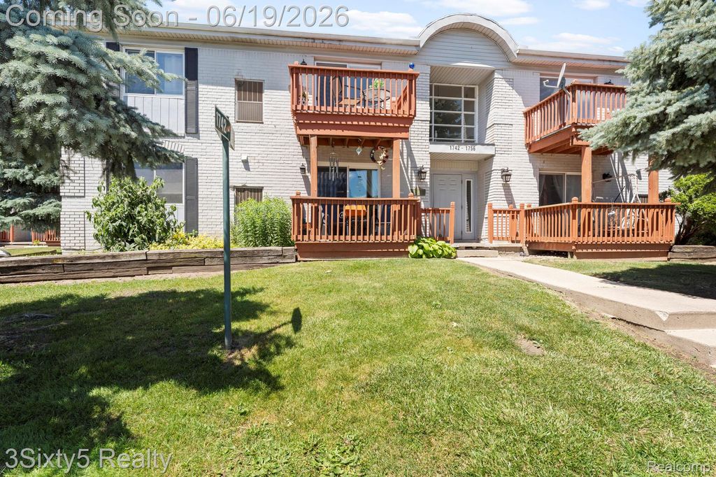 1756 Fort Street, Trenton, MI 48183