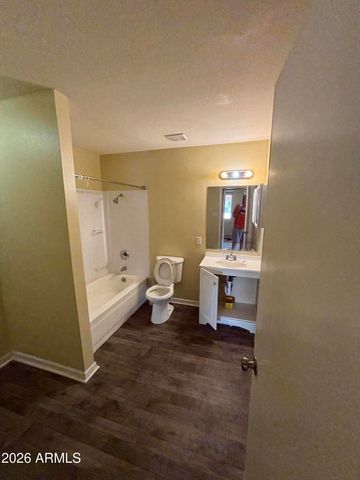 6258 W Wolf Street, Phoenix, AZ 85033